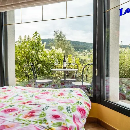 5 Personnes Maya Et Louna