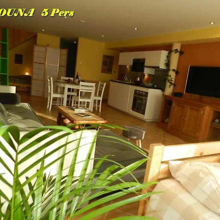 5 Personnes Maya Et Louna *