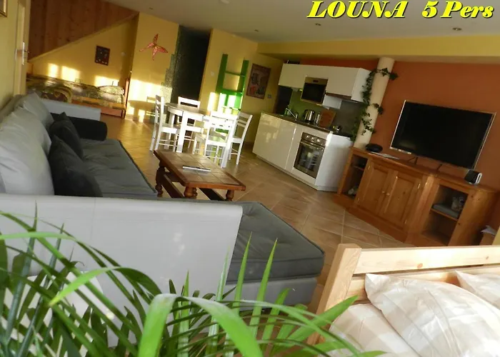 5 Personnes Maya Et Louna *